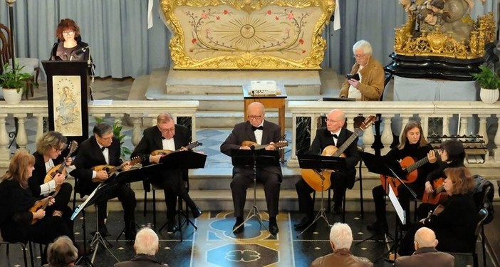 Un folto pubblico per il "Il mandolino in trincea" il concerto dell'Ensemble Vivaldi a Varazze Un folto pubblico per il "Il mandolino in trincea" il concerto dell'Ensemble Vivaldi a Varazze