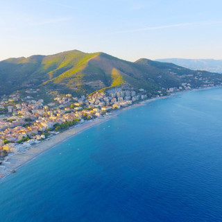 Aperitivo con la Scienza a Spotorno: storie di mare e biodiversità tra immagini e degustazioni Aperitivo con la Scienza a Spotorno: storie di mare e biodiversità tra immagini e degustazioni