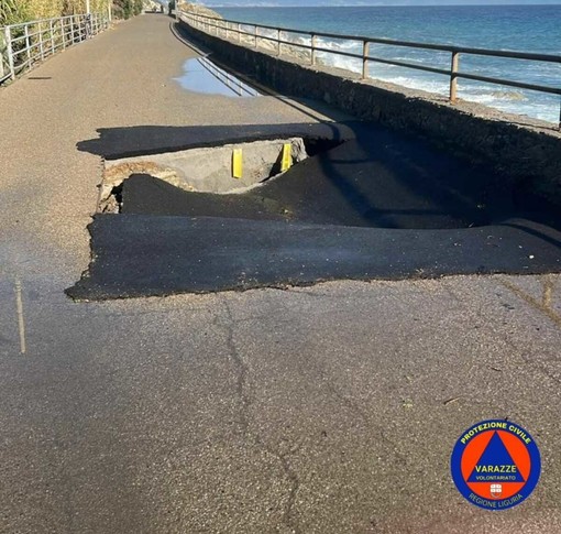 Cede l'asfalto in Lungomare Europa: lunedì 1 dicembre scatteranno i lavori Cede l'asfalto in Lungomare Europa: lunedì 1 dicembre scatteranno i lavori