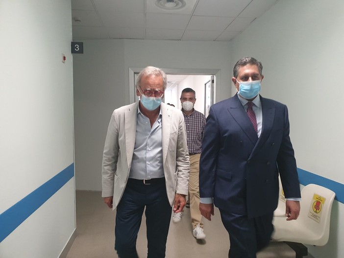 Un angiografo e 6 posti letto in più per la medicina d’emergenza del Santa Corona, De Vincenzi: "Un momento importante per il nostro ospedale"