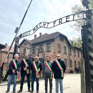 I sindaci De Vincenzi, Frascherelli, Dacquino, Oddo e Boetto ad Auschwitz e dal Cardinal Dziwisz I sindaci De Vincenzi, Frascherelli, Dacquino, Oddo e Boetto ad Auschwitz e dal Cardinal Dziwisz