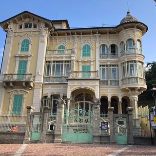 Altare: conclusi i restauri alla facciata di Villa Rosa