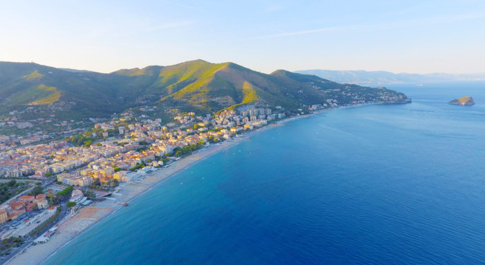 Aperitivo con la Scienza a Spotorno: storie di mare e biodiversità tra immagini e degustazioni