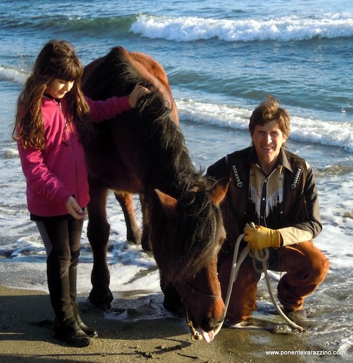 Varazze: a cavallo sulla spiaggia