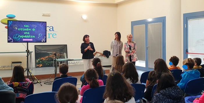 A Petra Ligure “lezioni” di cittadinanza attiva nelle scuole con il progetto “Noi, cittadini di una Repubblica” A Petra Ligure “lezioni” di cittadinanza attiva nelle scuole con il progetto “Noi, cittadini di una Repubblica”