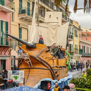 Il Palio dei Comuni chiude la 27^ edizione del CarnevaLöa