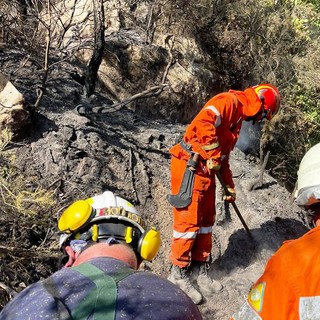 Protezione civile Ceriale: doppia emergenza per l’incendio e l’allerta meteo