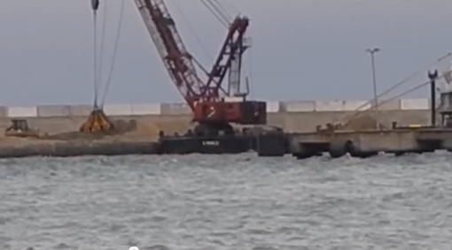 Mai troppo tardi: Il comitato Amare Vado ri-lancia la campagna contro i dragaggi per la piattaforma Maersk Mai troppo tardi: Il comitato Amare Vado ri-lancia la campagna contro i dragaggi per la piattaforma Maersk