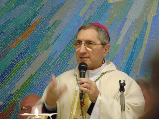 Laigueglia, il Vescovo Borghetti in visita per benedire le nuove aule scolastiche Laigueglia, il Vescovo Borghetti in visita per benedire le nuove aule scolastiche