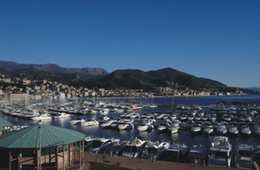 Nelle acque della Marina di Varazze una curiosa gara "mignon"