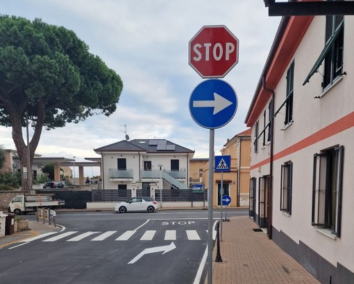 Pietra Ligure, cambia la viabilità tra via della Cornice e l’Aurelia: all'incrocio obbligo di svolta a destra