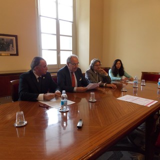 Da sinistra Michele Alessandria (d.g. ONAV), Luciano Pasquale (pres. Unioncamere Liguria), Elio Ferraris (pres. Circolo degli Inquieti)