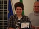 Valentina Lanza riceve il premio da Paolo Olmo Valentina Lanza riceve il premio da Paolo Olmo