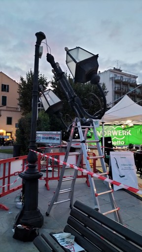 Alassio di Tutti: “I lampioni continuano a rompersi, condizione indecorosa e non più tollerabile” Alassio di Tutti: “I lampioni continuano a rompersi, condizione indecorosa e non più tollerabile”