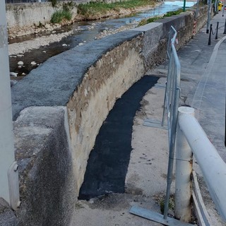 Loano, riaprirà domani viale Libia: ripristinato il muretto sul Nimbalto