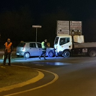 Finale, scontro tra auto sulla via Aurelia: una persona in codice giallo al Santa Corona (FOTO) Finale, scontro tra auto sulla via Aurelia: una persona in codice giallo al Santa Corona (FOTO)