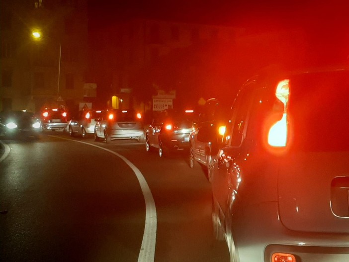 Celle. Code chilometriche a causa dei semafori sul S.Brigida, sindaco Mordeglia: "Ingegneri al lavoro per diminuire il tempo d'attesa"