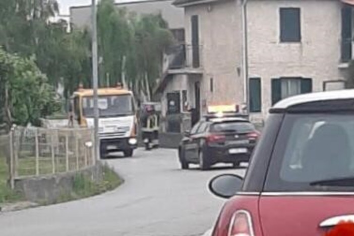 Incidente a Cairo Montenotte: auto finisce fuori strada, nessun ferito