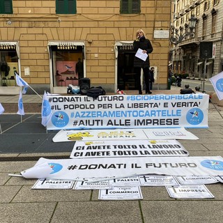 Manifestazione delle &quot;Partite Iva&quot; in piazza a Genova: &quot;Incapacità irreversibili del governo, siamo qui per reagire&quot;