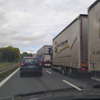 Traffico e code sulla A10 tra Pietra Ligure e Feglino: un'altra giornata di disagi Traffico e code sulla A10 tra Pietra Ligure e Feglino: un'altra giornata di disagi