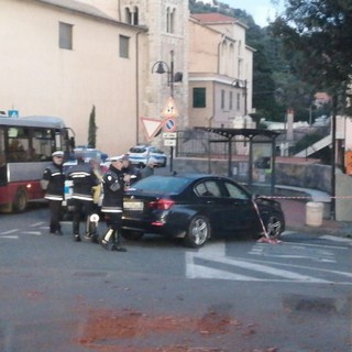 Finalpia, incidente stradale in via Calvisio: un uomo in codice giallo al Santa Corona
