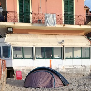 Alassio, giro di vite contro il pernottamento notturno nelle spiagge libere