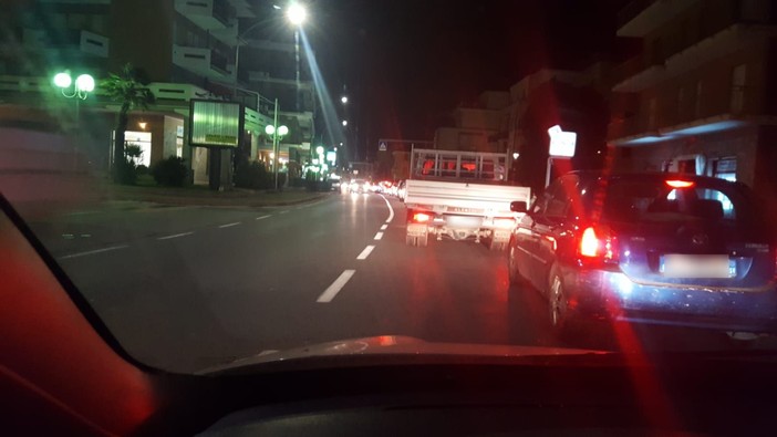 Lavori in corso su Capo Santo Spirito: traffico in tilt in entrambe le direzioni (FOTO)