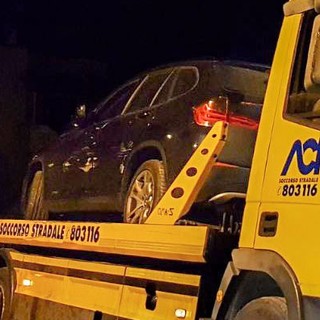 Inseguimento in autostrada, fuggitivo preso nel bosco di Ranzi