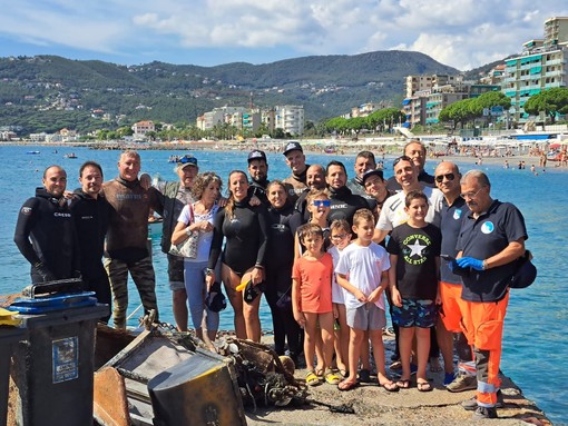 A Spotorno mattinata di pulizia dei fondali con l’associazione A.S.D. Olimpia Sub (FOTO) A Spotorno mattinata di pulizia dei fondali con l’associazione A.S.D. Olimpia Sub (FOTO)