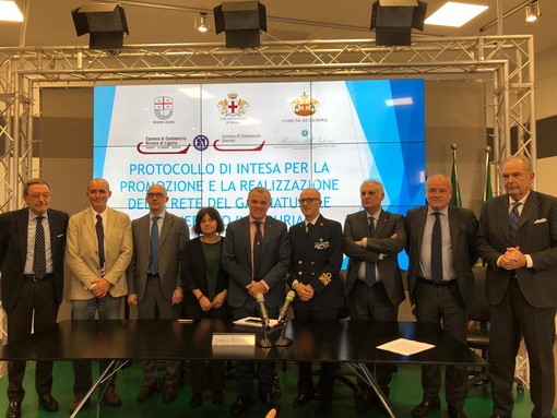 Regione: firmato il protocollo d'intesa per la promozione e realizzazione di una rete di distribuzione di Gas Naturale Liquefatto