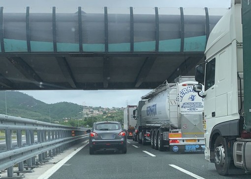 code sulla A10 all'altezza di Borghetto S. Spirito