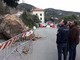 Sopralluogo di Toti e Giampedrone sulla frana di Varazze: un masso che ha sfiorato gravi conseguenze (FOTO e VIDEO)