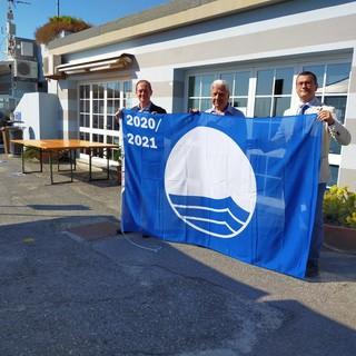 Questa mattina la cerimonia ufficiale di consegna della Bandiera Blu al porto di Andora Questa mattina la cerimonia ufficiale di consegna della Bandiera Blu al porto di Andora