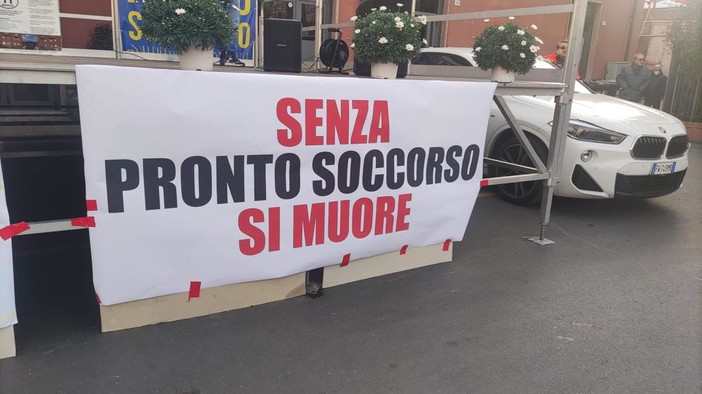 Regione - Albenga, è scontro: "Via dal canale Facebook il messaggio 'Senza Pronto Soccorso si muore', situazione di allarme inesistente"