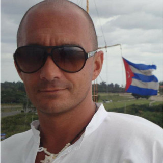 Aperitivo sul bus, arriva il dietrofront: "Evento annullato, ma qualcuno si è posto la domanda se siano più sicuri i locali o i trasporti pubblici"