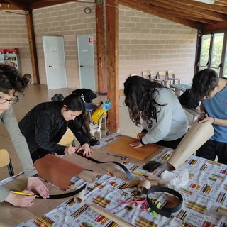 I giovani portavoce della sostenibilità: in biblioteca a Loano la presentazione del progetto “Community Challengers”