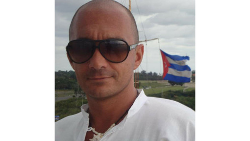 Aperitivo sul bus, arriva il dietrofront: "Evento annullato, ma qualcuno si è posto la domanda se siano più sicuri i locali o i trasporti pubblici" Aperitivo sul bus, arriva il dietrofront: "Evento annullato, ma qualcuno si è posto la domanda se siano più sicuri i locali o i trasporti pubblici"