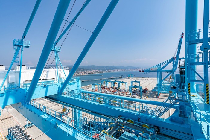 APM Terminals Vado Ligure, da metà ottobre 2020 nuovo collegamento con il porto del Pireo