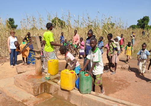 "Zomkom" benvenuto in fraternità! Come aiutare l’Africa a rinascere con le sue menti e le sue braccia?