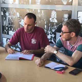 La graffiante satira di Zerocalcare conquista il pubblico di Savona