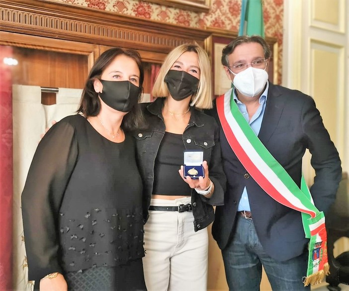 Alassio, festa grande per l'Adelasia d’oro a Luminosa Bogliolo (FOTO)
