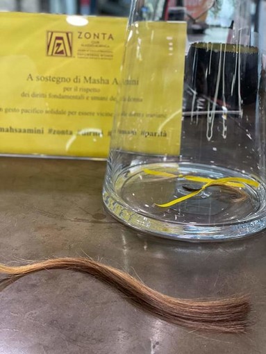 Una ciocca di capelli per ricordare Masha: l'iniziativa dallo Zonta di Alassio e Albenga Una ciocca di capelli per ricordare Masha: l'iniziativa dallo Zonta di Alassio e Albenga