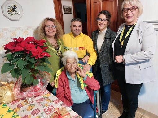 Coldiretti Liguria a Casanova Lerrone per premiare la socia centenaria Angiolina Sapello