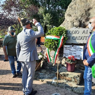 Alpino dell'Anno, la festa a Plodio: premio anche a Stefano Bozzini, celebre per la serenata alla moglie ricoverata per Covid (FOTO)