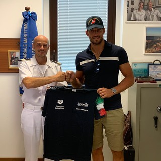 Matteo Aicardi in visita alla Guardia Costiera di Loano (FOTO)