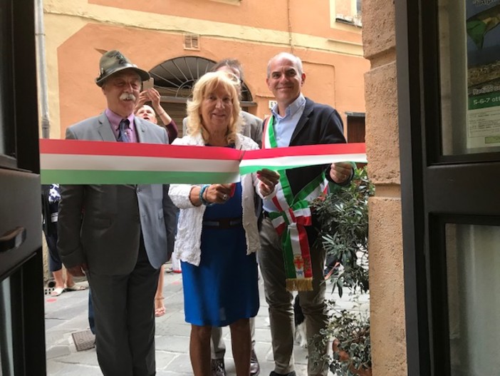 Albenga celebra l'aplino dell'anno 2017 Albenga celebra l'aplino dell'anno 2017