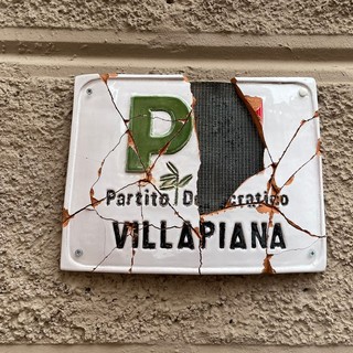 Savona, atto vandalico contro il Circolo PD di Villapiana: "Un attacco alla democrazia e al libero confronto"