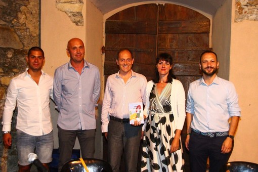 Ad Andora “Come fratelli”. Il sindaco Demichelis: “Presto il giorno della fratellanza”