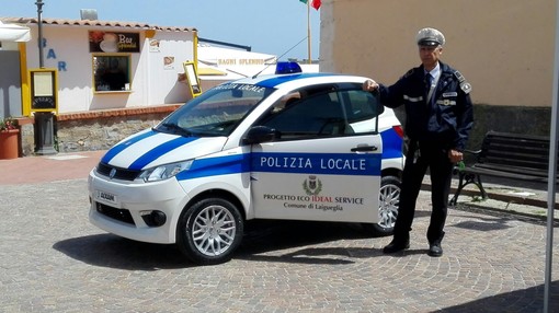 Un mezzo elettrico si aggiunge al parco mezzi della polizia municipale di Laigueglia