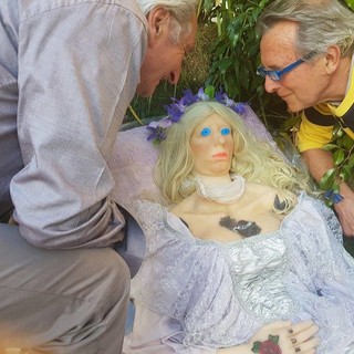 Missione compiuta: due nobili gentiluomini "risvegliano" la bella addormentata